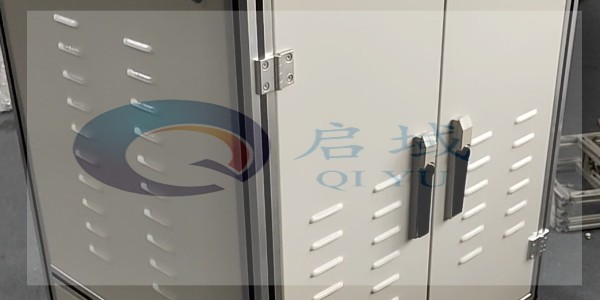 鋁型材設(shè)備框架安裝哪種樣式的開關(guān)門比較好？